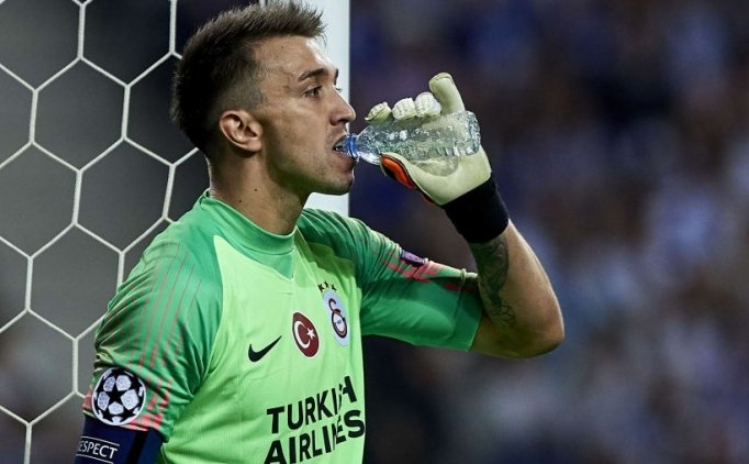 <h2>Muslera kurtaramıyor!</h2>