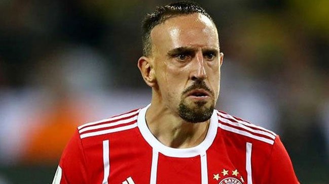 'Ribery'den olay hareket! Yorumcuyu dövdü