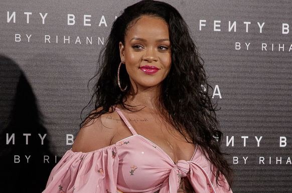 'Rihanna'dan tarihi rest! Trump'a karşı çıktı!