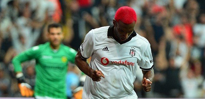 'Ryan Babel'den Beşiktaş taraftarına skandal yanıt