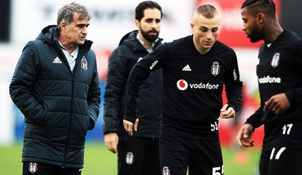 'Şenol Güneş futbolcuları ile toplantı yaptı! İddialı sözler