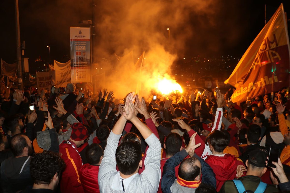 'ultrAslan ayaklandı! ''Yıldırım Demirören istifa!'' 