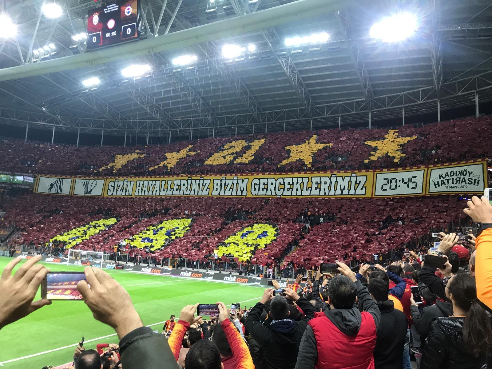 <h2>ultrAslan’dan Fatih Terim’e muhteşem koreografi</h2>