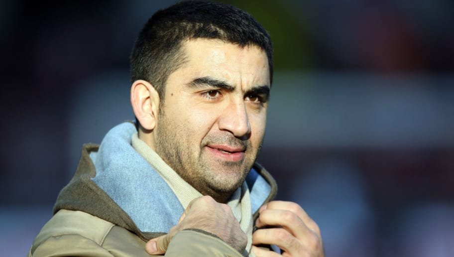 <h2>ÜMİT ÖZAT</h2>