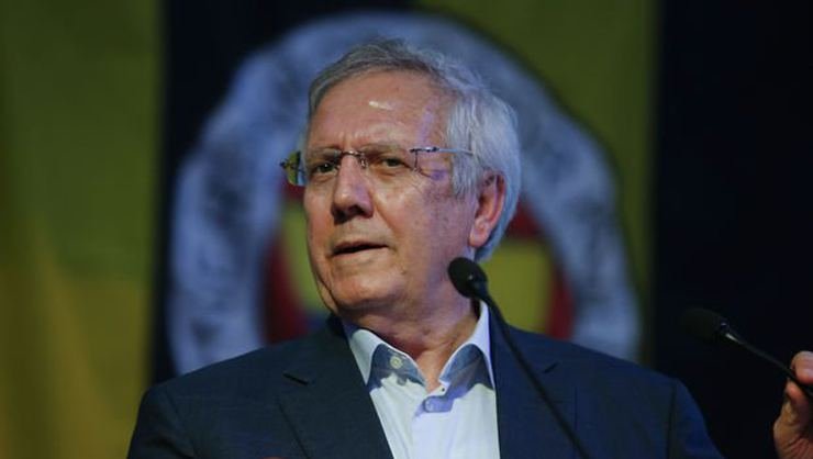 <h2> Fenerbahçe taraftarlarının bir kısmı Aziz Yıldırım diye bağırdı</h2>