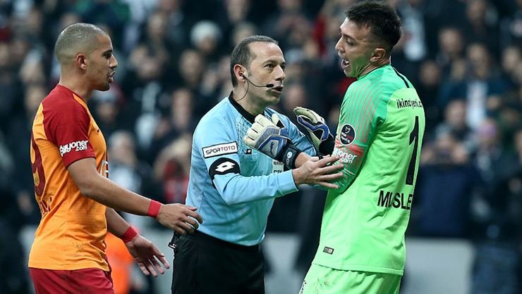 <h2> Galatasaray’dan yeni hamle! ’Yabancı hakem istiyoruz’</h2>