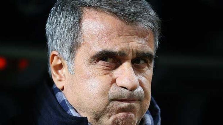 'Beşiktaş'a çifte şok! 2 yıldız Akhisar maçında cezalı