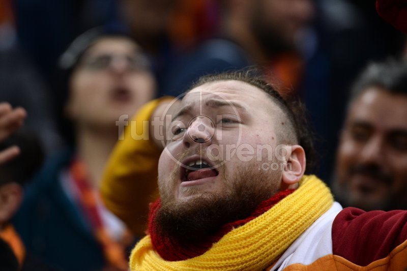 <h2>Canlı yayında Fatih Terim’e mesaj yolladı; Ben hazırım, formayı versin oynarım</h2>