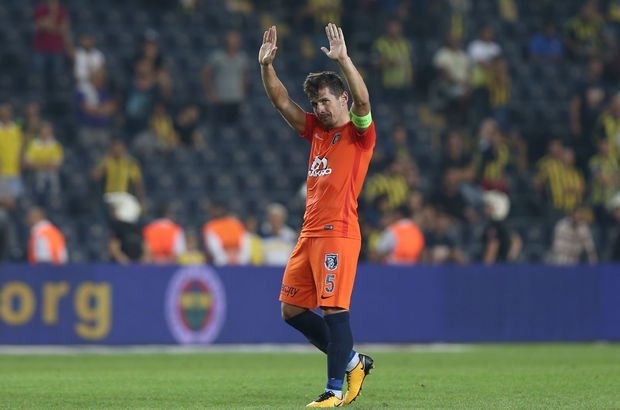 <h2>EMRE, FENER’E YAKIN!</h2>