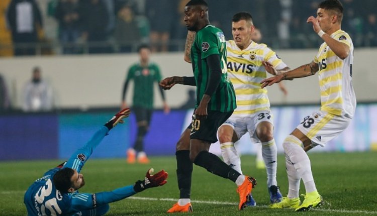 'Fenerbahçe taraftarlarından Ersun Yanal isyanı