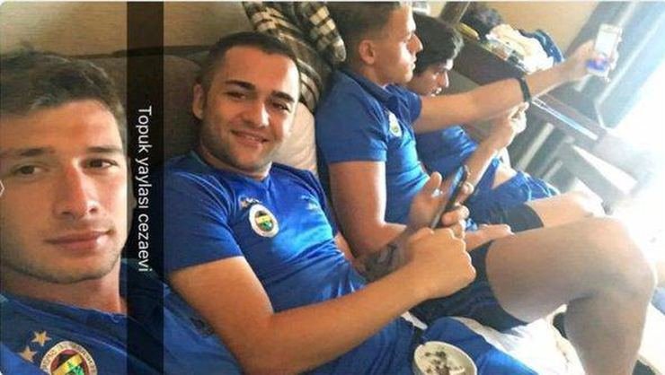 'Fenerbahçe'de sigara içerken yakalanan futbolcular bakın şimdi nerede