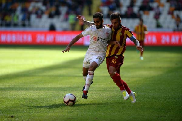 <h2>Fenerbahçe’de Sivas sürprizi! Sağ beke...</h2>