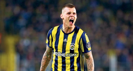 'Fenerbahçe'de teklif yağan futbolcu! Yönetim ne yapacak?
