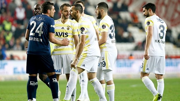 'Fenerbahçe'de transfer fiyaskosu! Sözleşmesi feshediliyor