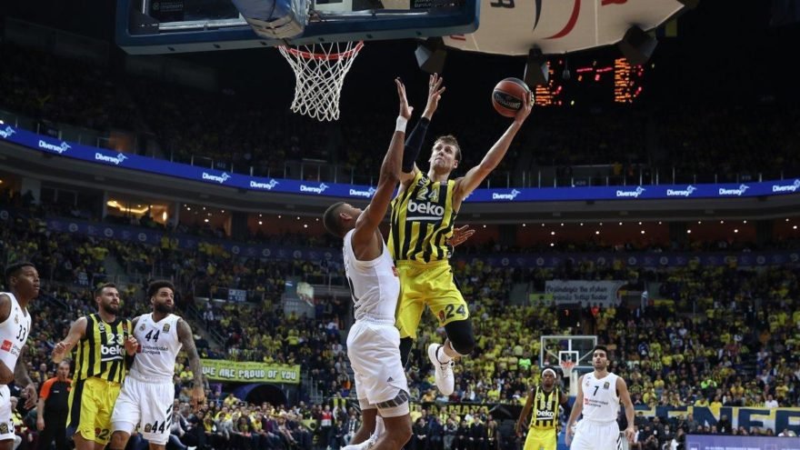<h2>Fenerbahçe’den teklif alan futbolcudan sürpriz hareket! Maça geldi</h2>