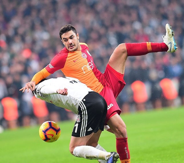 <h2>Galatasaray’a 2 stoper geliyor... İşte o transferler!</h2>