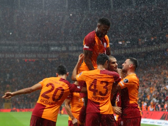 <h2>Galatasaray’a transfer yanıtı! 2,5 milyon euroya satarız</h2>