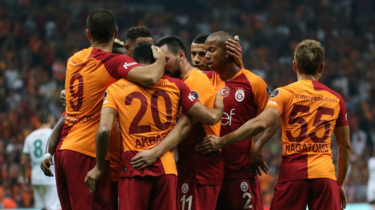'Galatasaray'dan ayrılıyor ve Yunanistan'a gidiyor!