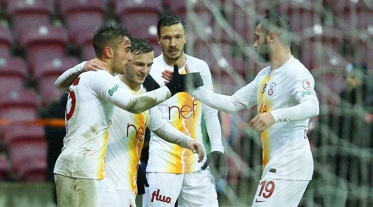 'Galatasaray'dan genç futbolcular için sözleşme sürprizi! Kimler kalacak?