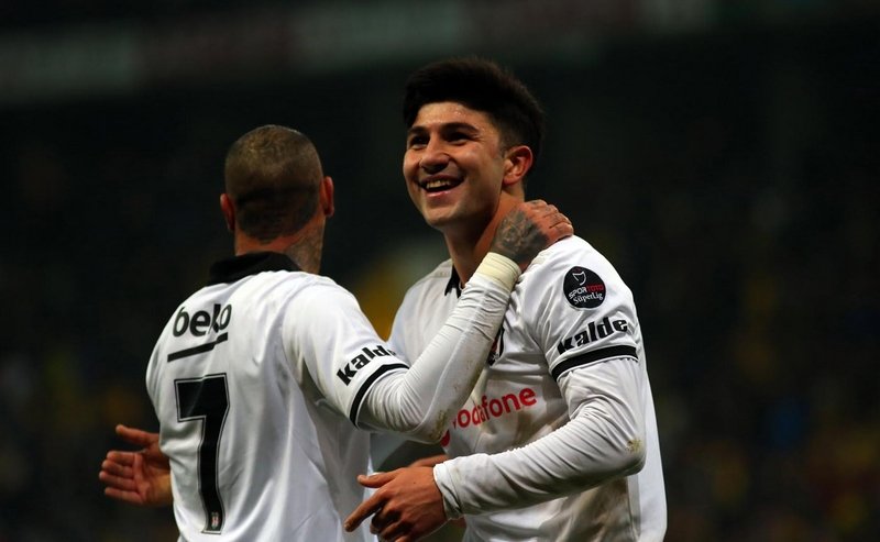 <h2>İŞTE SOSYAL MEDYAYI SALLAYAN YORUMLAR:</h2>