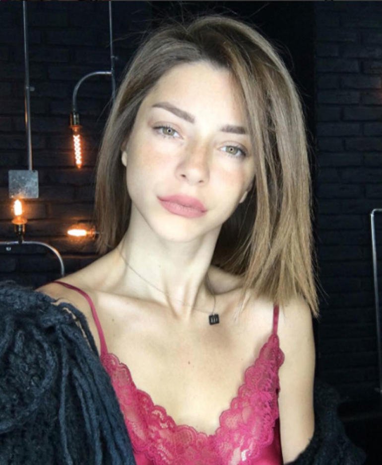 <h2>MERVE BOLUĞUR KİMDİR?</h2>