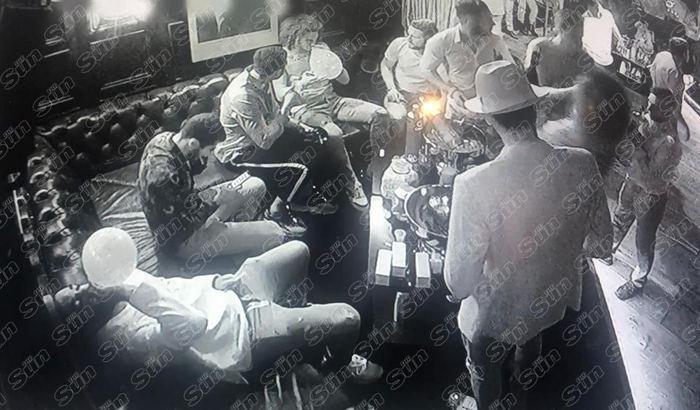 'Mesut Özil'in şok görüntüsü... 70 kadınla partide skandal!