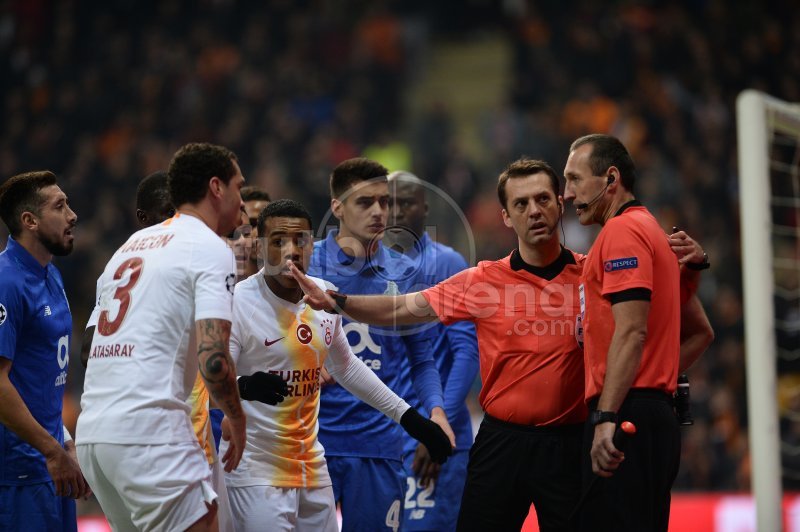 'Porto maçındaki pozisyon penaltı mı? Eski hakem açıkladı