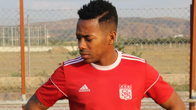 <h2>Robinho, Başakşehir’de! İşte bonservis bedeli</h2>