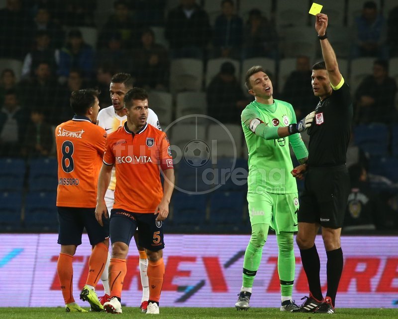 'Saha karıştı! Emre Belözoğlu ve Fernando... 