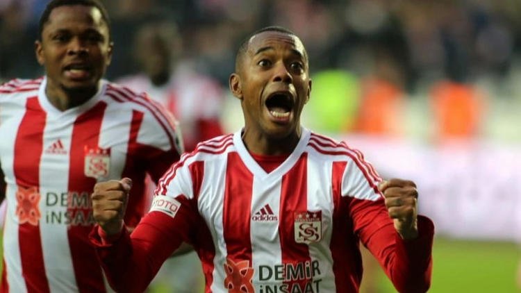 <h2>Sinan Engin’den flaş Robinho açıklaması: ’’Anlaşma sağladı’’ </h2>