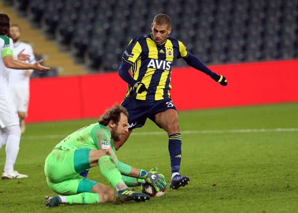 <h2>Sporting Lizbon’dan Fenerbahçe’ye piyango gibi transfer teklifi</h2>