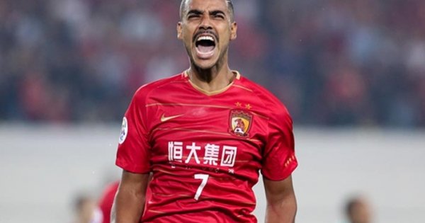 <h2>TEK BAŞINA GALATASARAY İLE YARIŞTI</h2>