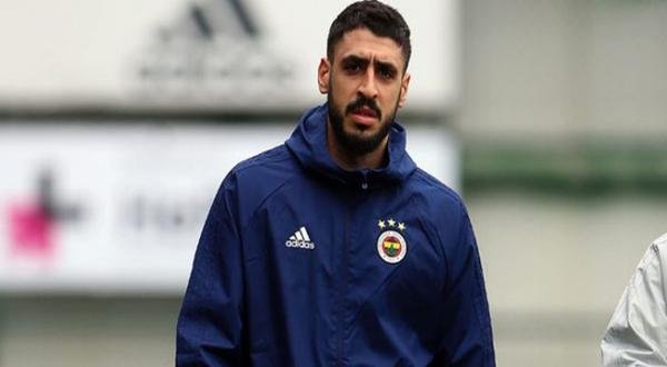 <h2>TOP DEĞİL TAVLA OYNUYOR </h2>