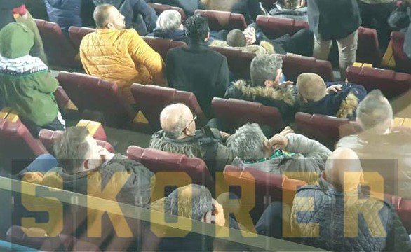 'Ve Damien Comoli'nin tribünde olay görüntüsü  