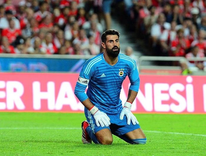 <h2>Volkan Demirel’den flaş karar! Futbolu bırakacak mı?</h2>