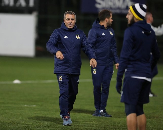 <h2>YANAL’DAN CEZA SINIRINDAKİ FUTBOLCULARA UYARI </h2>