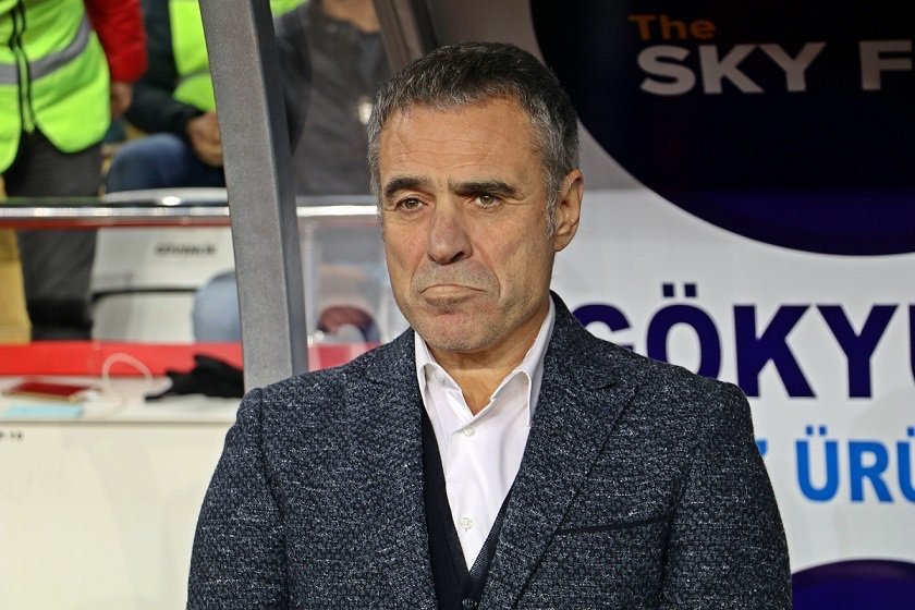 '  Yönetimden Ersun Yanal'a 2 milli futbolcu! Seç, beğen, al!  
