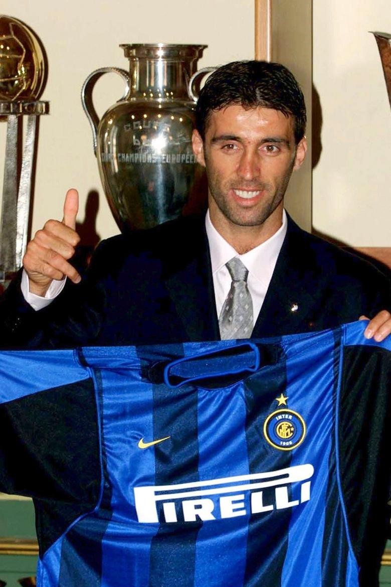<h2> Hakan Şükür - Inter - 6,5 milyon euro</h2>