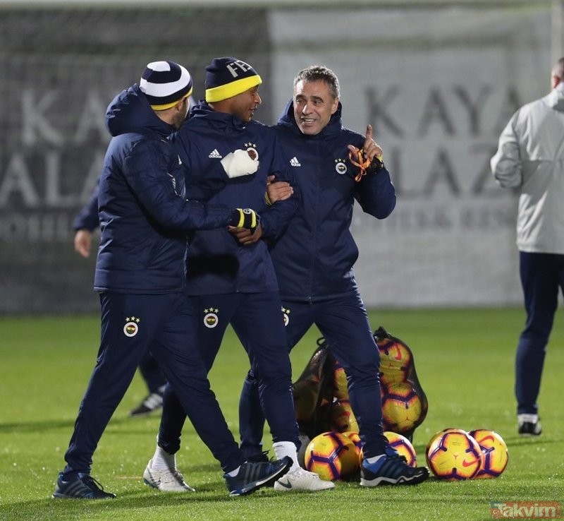 <h2>Fenerbahçe, Danimarkalı golcüyü alıyor!</h2>