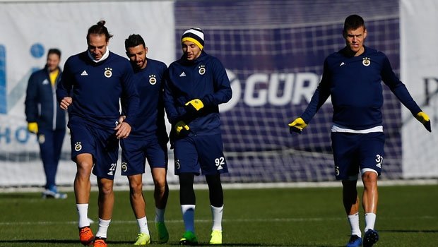 'Fenerbahçeli futbolcudan şok mesaj; 