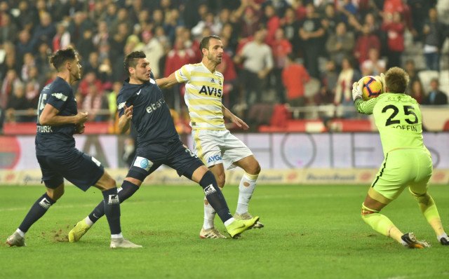 'Fenerbahçe'nin teklifini resmen açıkladılar!