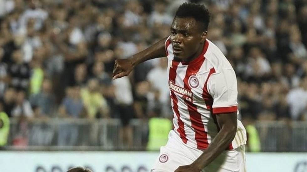 'Fenerbahçe'nin transferinde Emenike devreye girdi
