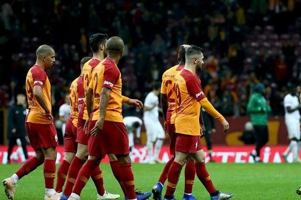 'Galatasaray'da sol kanat ve santrfor transferi bitiyor