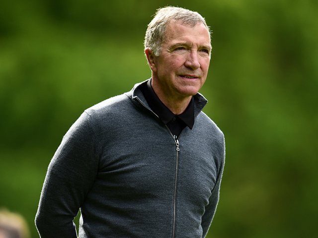 <h2>Galatasaray’ın efsanesi açıkladı! Fenerbahçeli yönetici sakat dedi</h2>