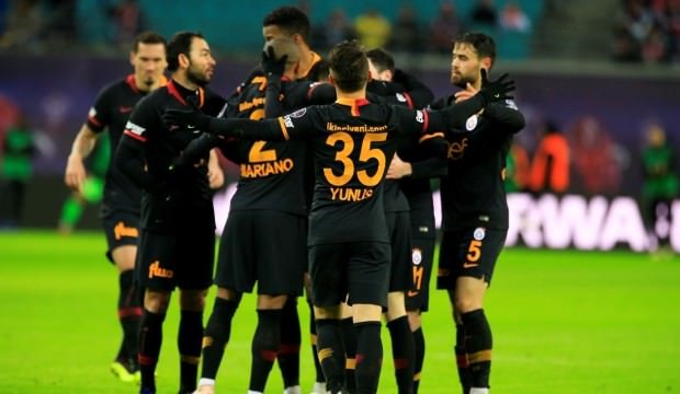 'Galatasaray'ın yıldızları yolda! Forvet transferinde patlama olacak