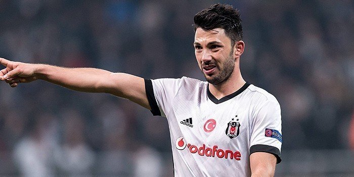 <h2>Tolgay’dan G.Saray’a şok yanıt!</h2>