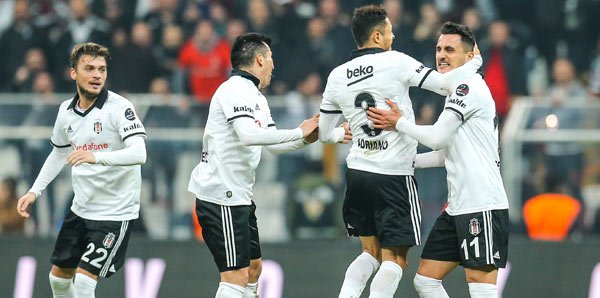 <h2>Yıldız futbolcudan flaş Beşiktaş hamlesi</h2>
