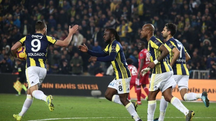 'Beşiktaş çok istemişti... Dünyaca ünlü yıldız Fenerbahçe'ye!
