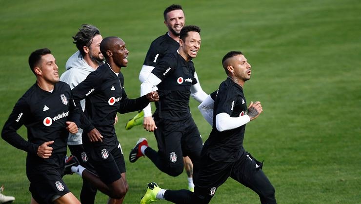'Beşiktaş'ta temizlik başlıyor! 4 yıldız isim gönderiliyor!