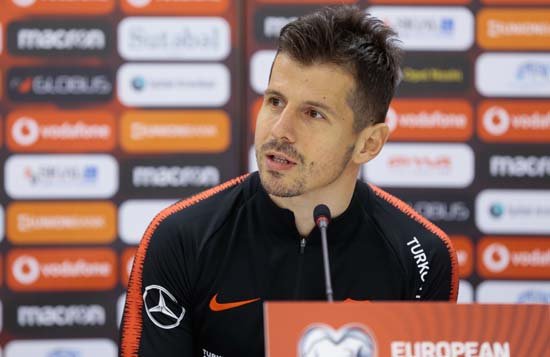 'Emre Belözoğlu'na TARİHİ görev!